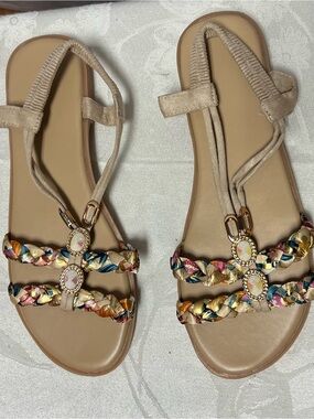 Beige Braided Gemstone T-Strap Sandals size US 8, Euro size 40
